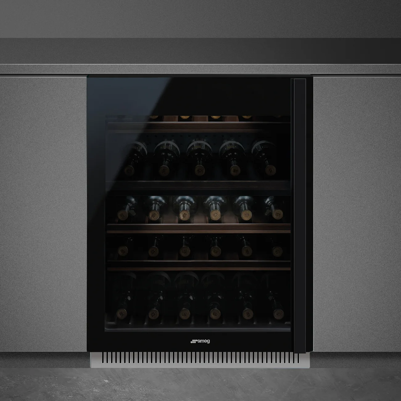 Smeg CVI638LN3 D.S.N Tezgahaltı Şarap Soğutucu 38 Şişe Kapasite Siyah Cam Sol Ment. - Görsel 2