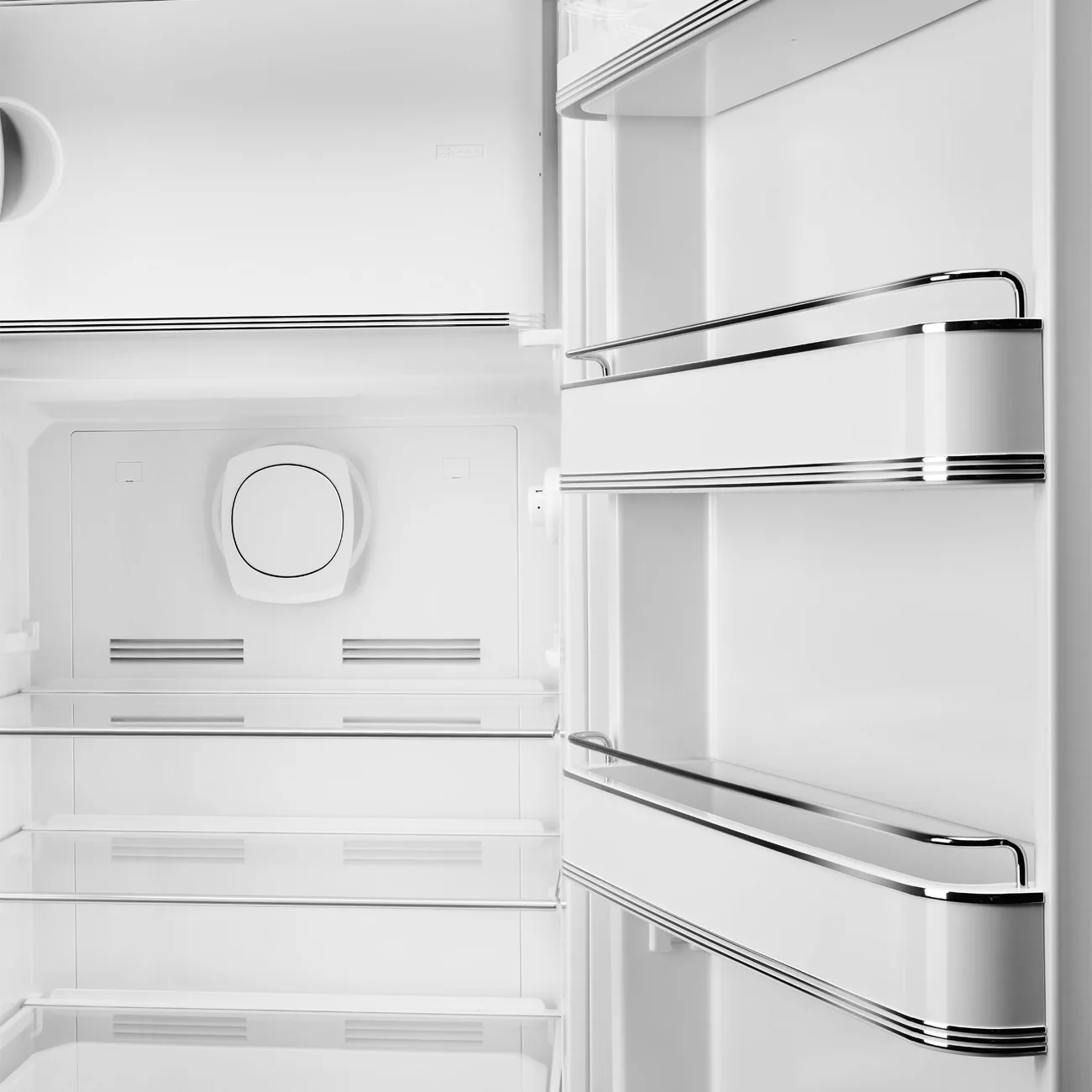 Smeg FAB28RDBLM5 Retro Özel Seri Tek Kapılı Buzdolabı Mat Siyah Sağ Menteşe - Görsel 3