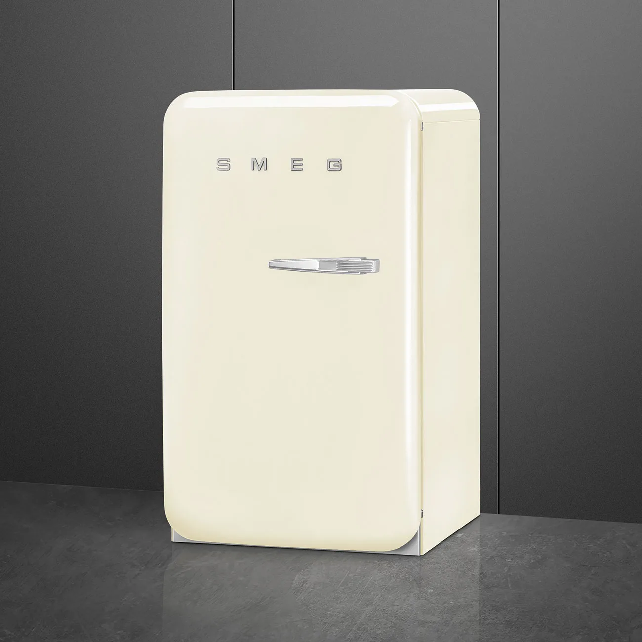 Smeg FAB10LCR6 Retro Mini Buzdolabı Krem Sol Menteşe - Görsel 4
