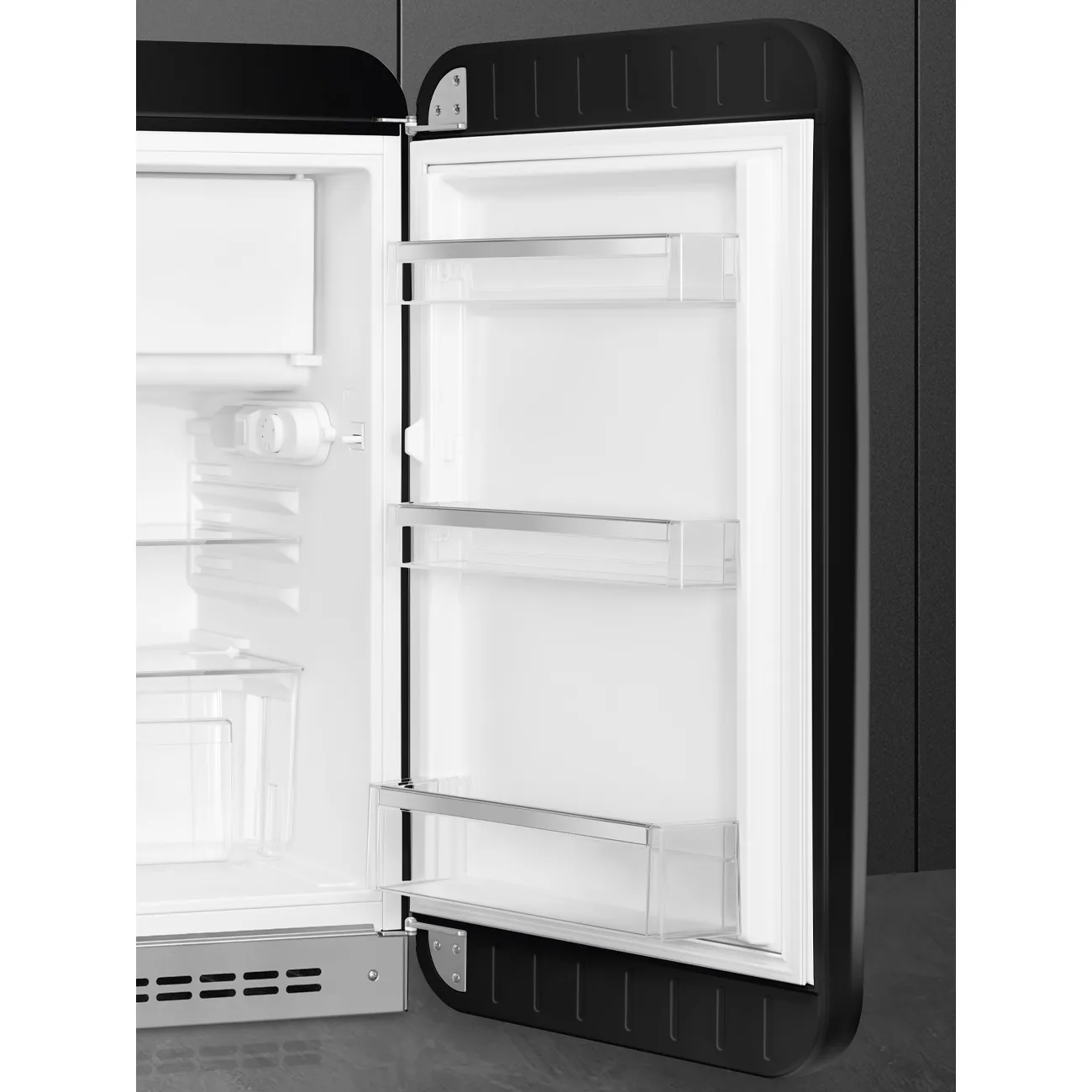 Smeg FAB10RBL6 Retro Mini Buzdolabı Siyah Sağ Menteşe - Görsel 6