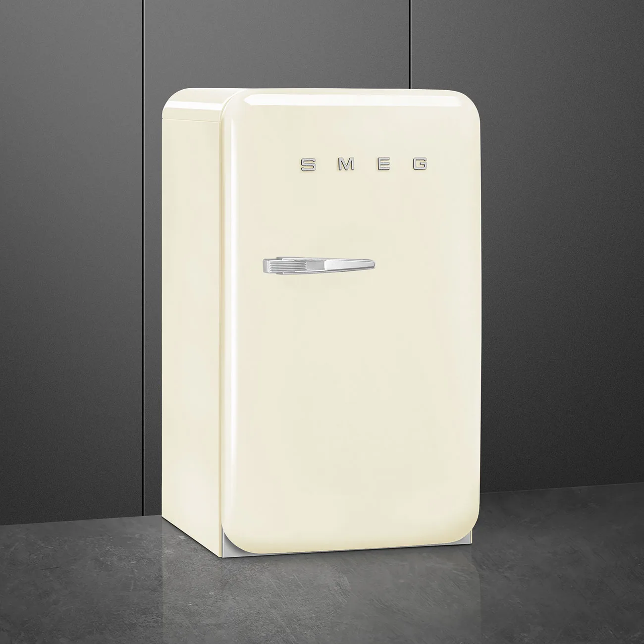 Smeg FAB10RCR6 Retro Mini Buzdolabı Krem Sağ Menteşe - Görsel 3