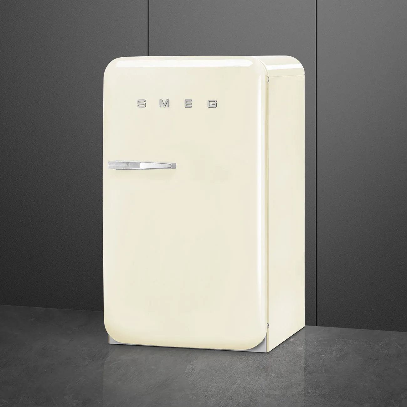 Smeg FAB10RCR6 Retro Mini Buzdolabı Krem Sağ Menteşe - Görsel 4