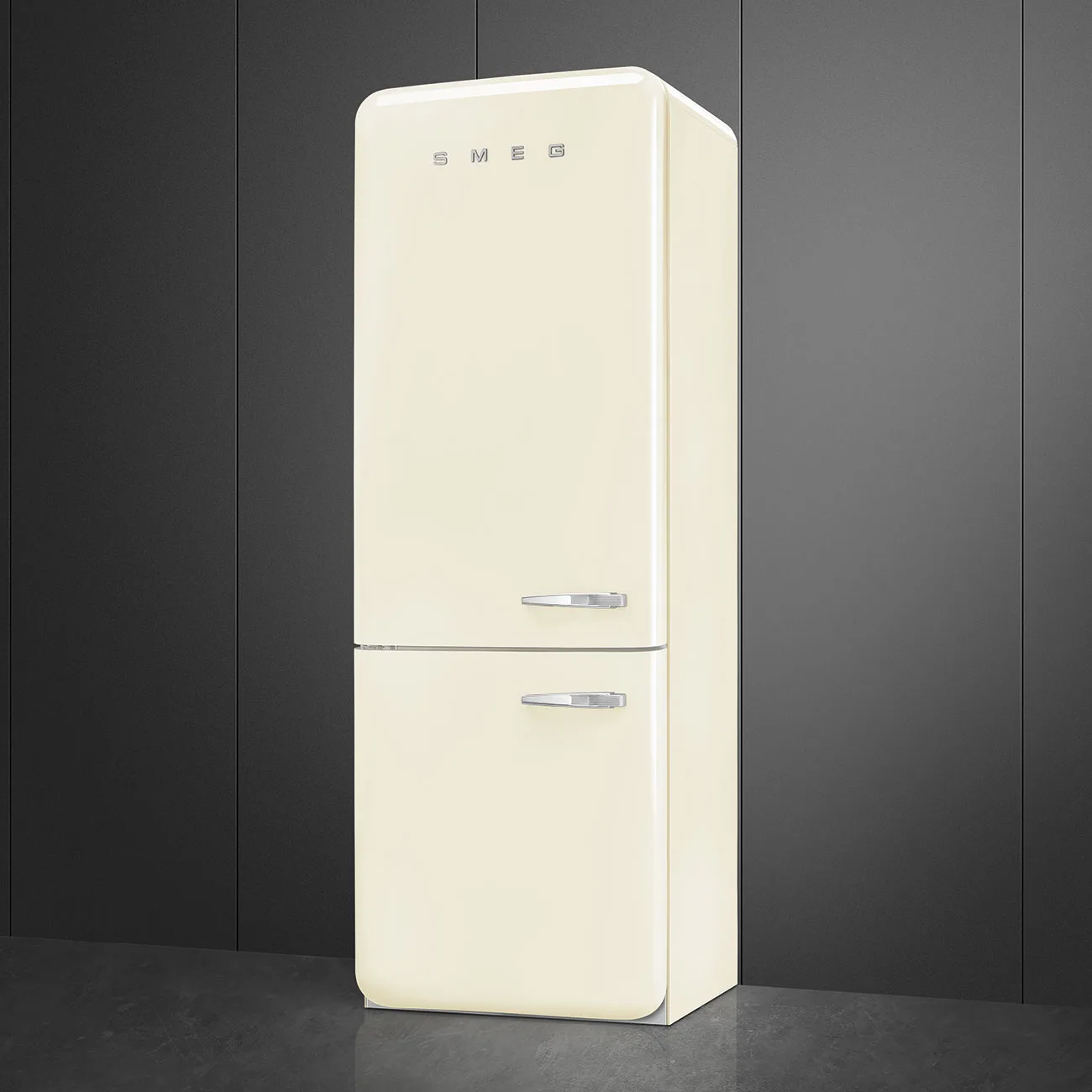 Smeg FAB38LCR6 Retro Dondurucu Altta 2 Kapılı Buzdolabı Krem Sol Menteşe - Görsel 4